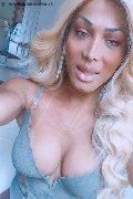 Roma Trans Camilla Brazil 389 90 59 453 foto selfie 19